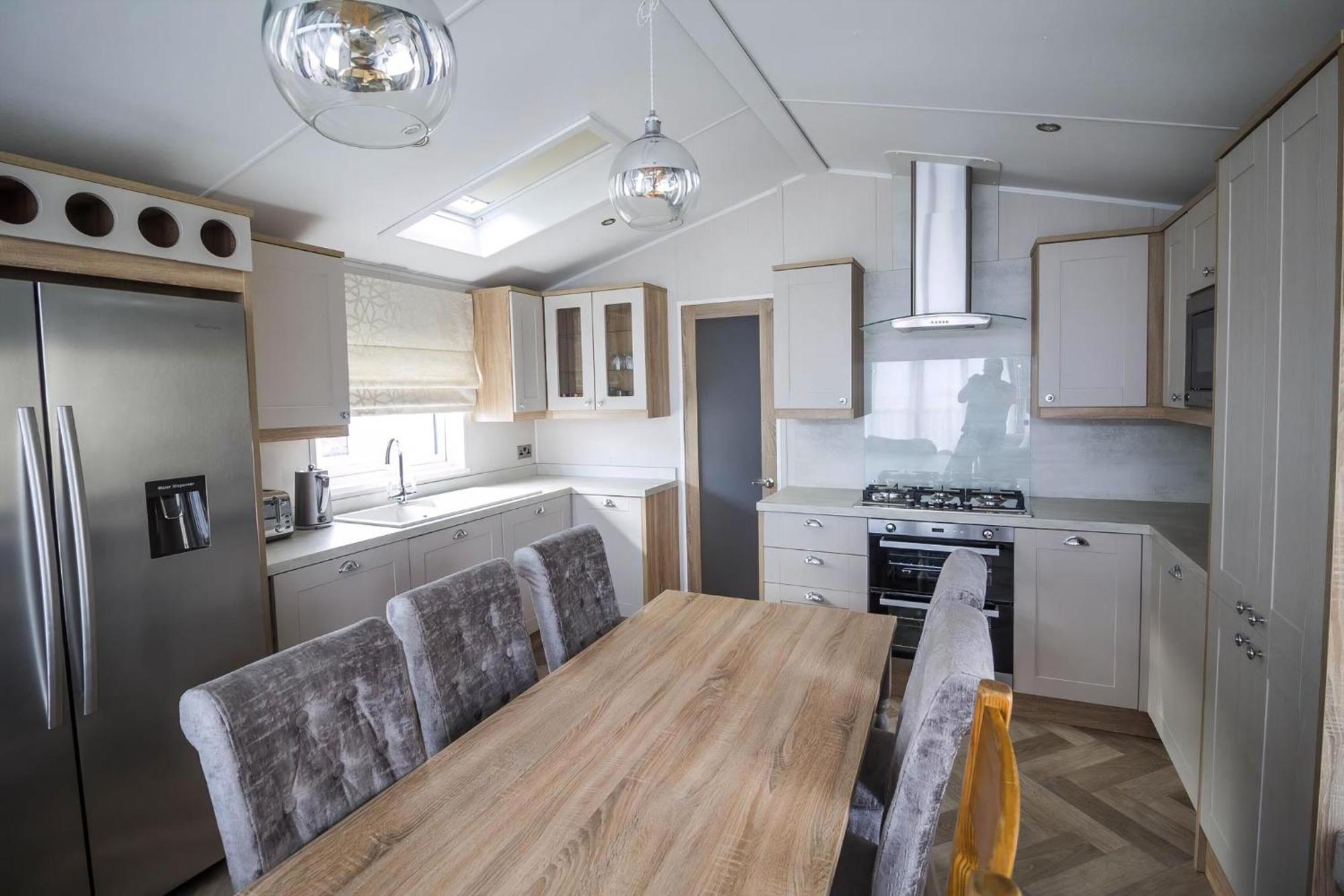 Stunning Caravan With Full Sea Views At Broadland Sands In Suffolk Ref 20236Bs Hopton on Sea ภายนอก รูปภาพ